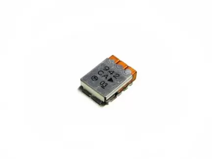 muRata DFC3R942P035BHD Filtro ceramico passa banda 942 MHz GIGAFIL®, 3 poli