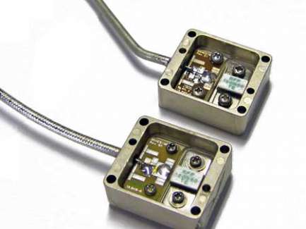  Complete kit for the construction of a 150W dc - 2.5 GHz connectorized termination