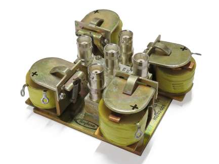 Amphenol RF 300-10708 Electromechanical coaxial relay, SP4T, 40Vdc/115Vac