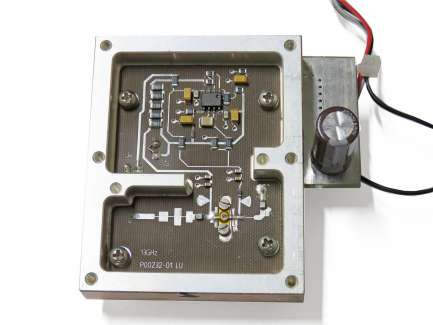 Fresnel C00566 Amplificatore, 10.1 - 10.6 GHz, 200mW, SMA femmina