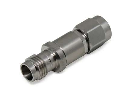 QAXIAL 2.4M-2.92M42-02PS Adattatore 2.4mm femmina a 2.92mm maschio, dc - 40 GHz, serie di precisione